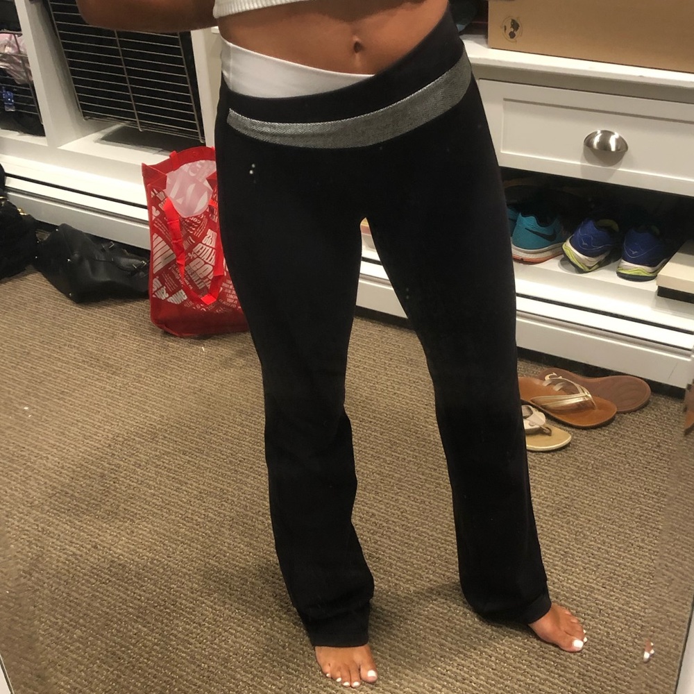 Lululemon yoga pants